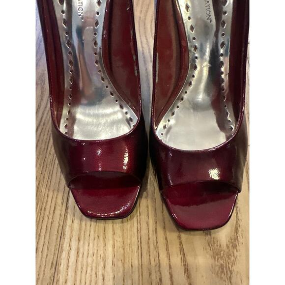 BCBG Generation Peep Toe Heels womens size 8 1/2 patent burgundy - Picture 3 of 8